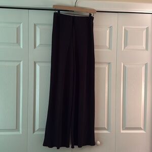 Woman’s hm size small black stretchy pants. Super comfortable